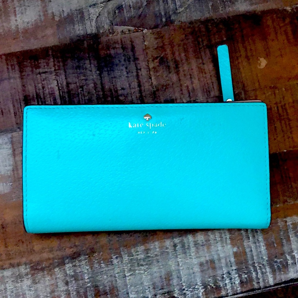Kate Spade ♠️ Large slim wallet